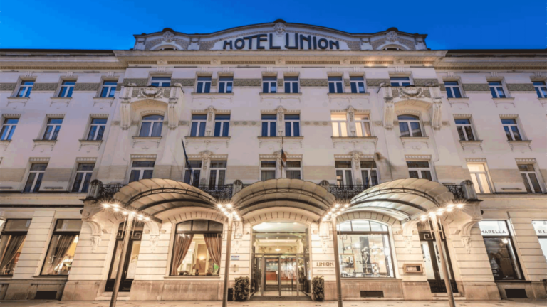 Grand-Hotel-Union,-Ljubljana-Entrance