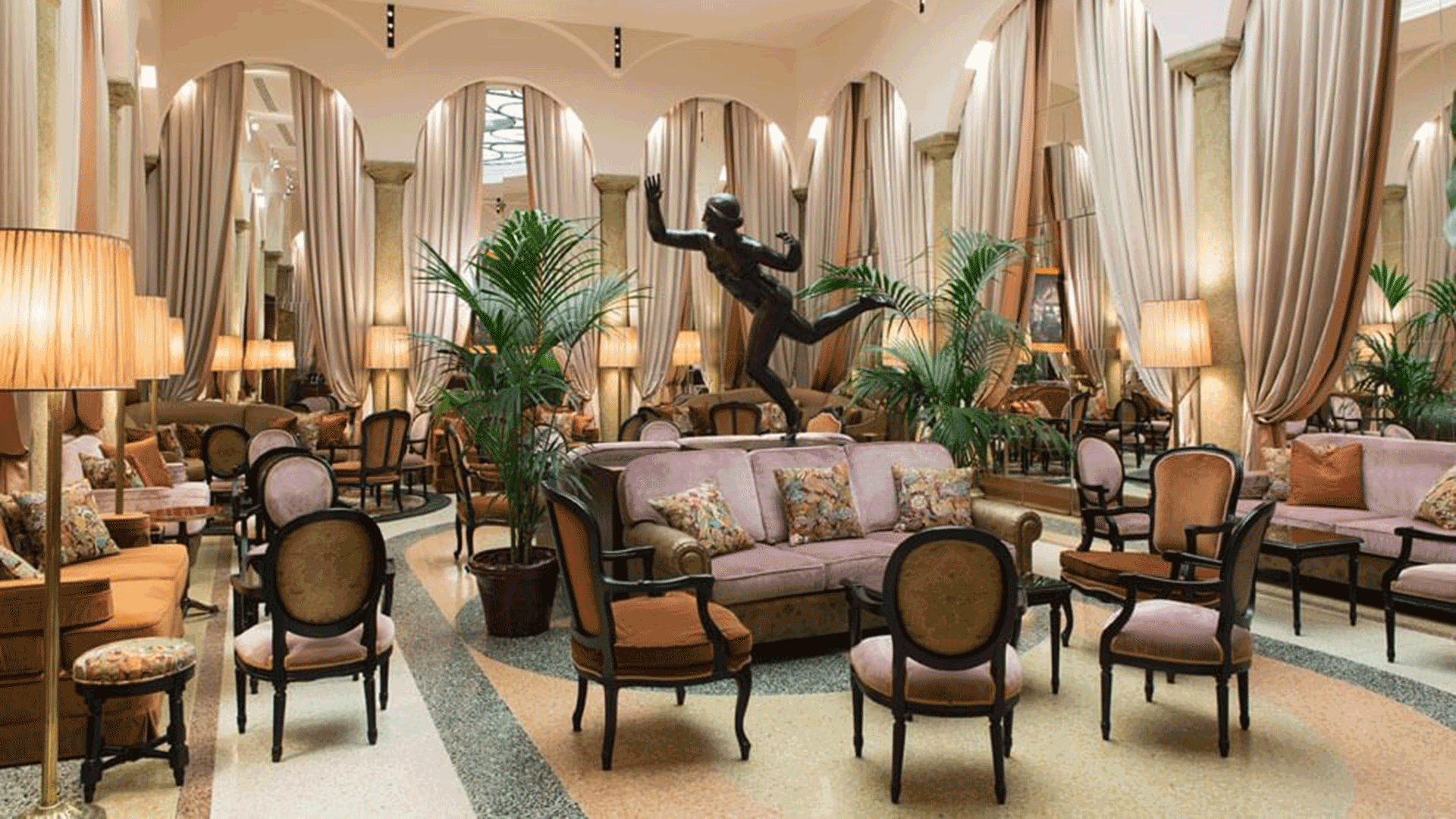 Grand-Hotel-et-de-Milan-lobby