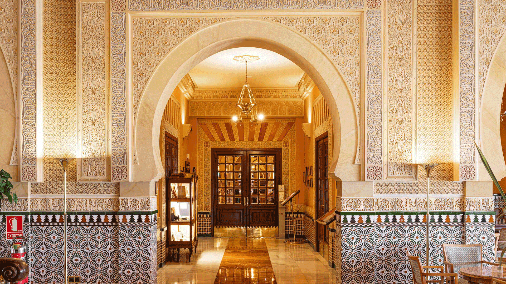 Hotel-Alhambra-Palace,-Granada-lobby