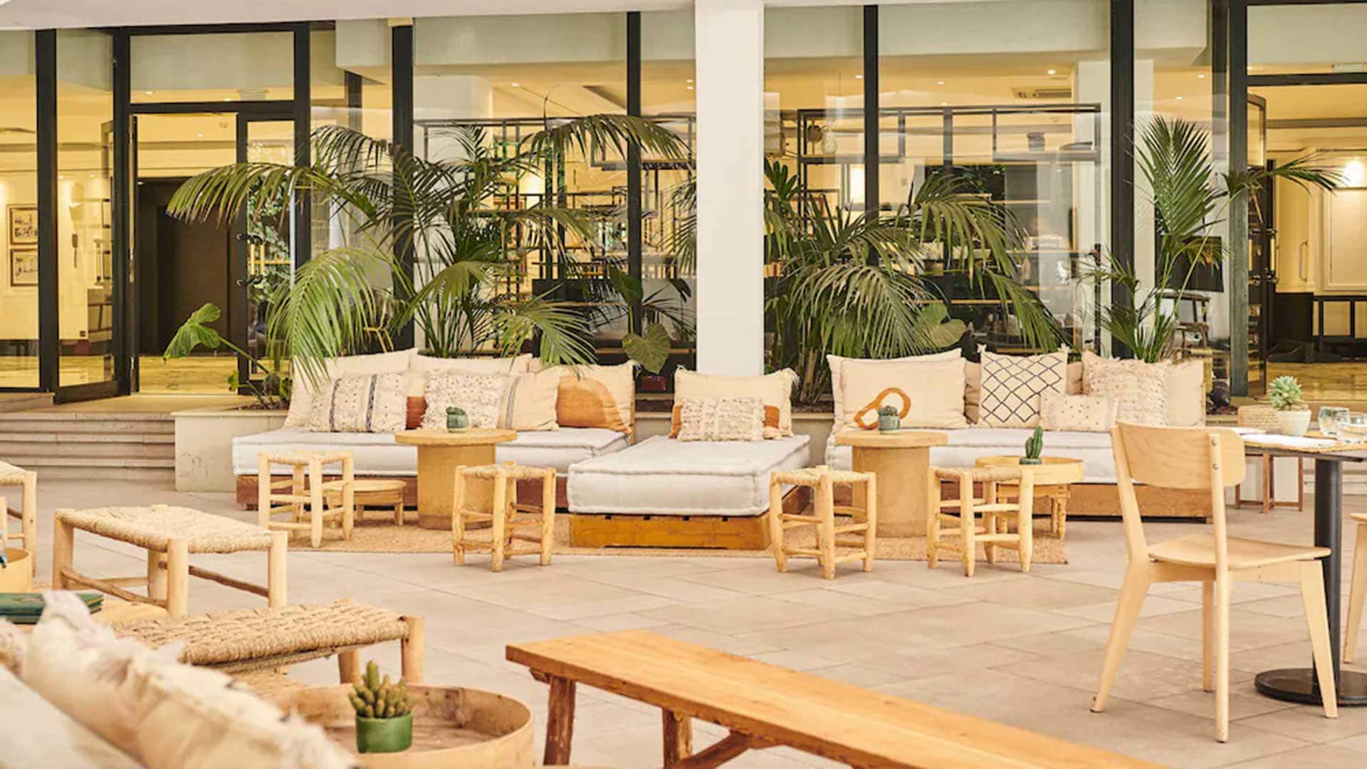 Hyatt Regency Casablanca-outdoor-lounge
