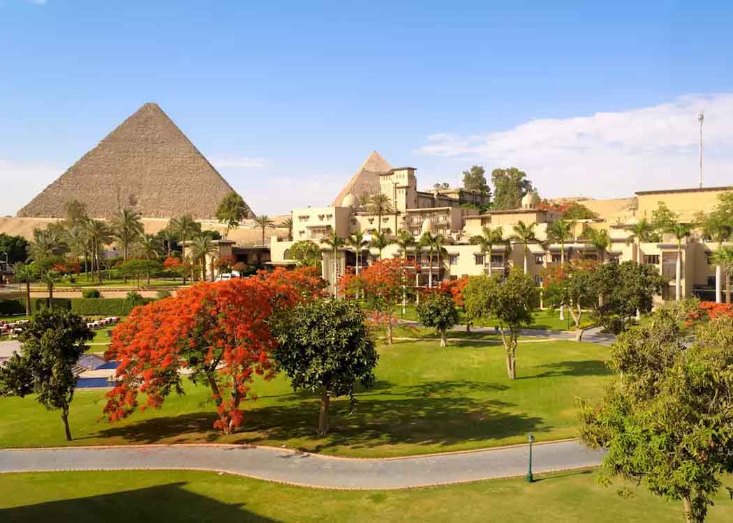 Mena-House-Cairo-exterior-pyramid
