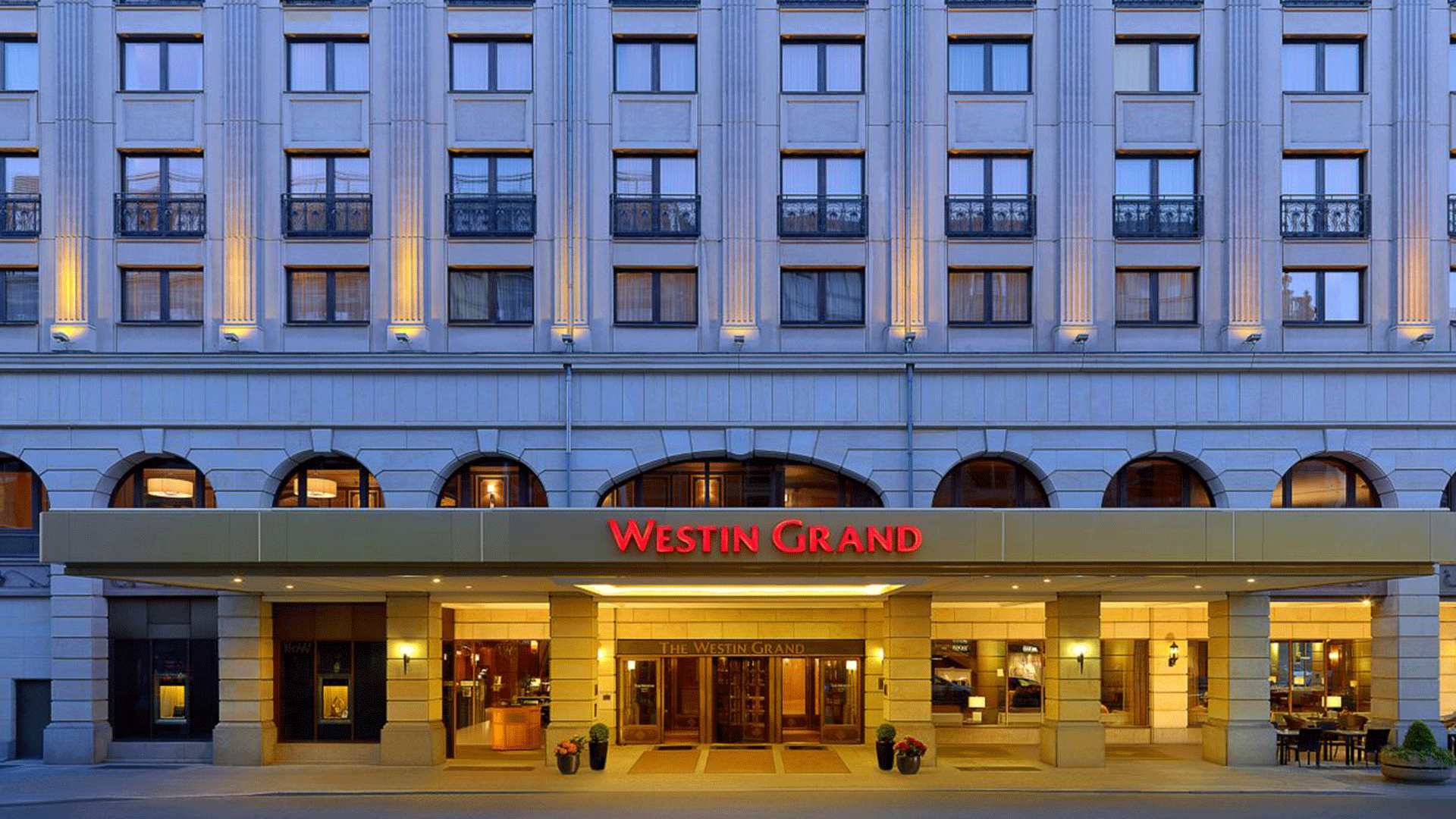 Westin-Berlin-main-entrance-37438_Classic-Hor